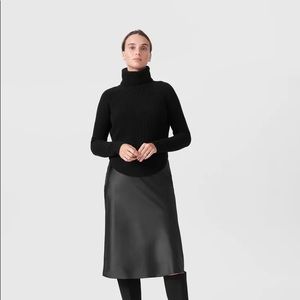 Universal Standard Nicole cashmere wool turtleneck hi-low hem - Black XS